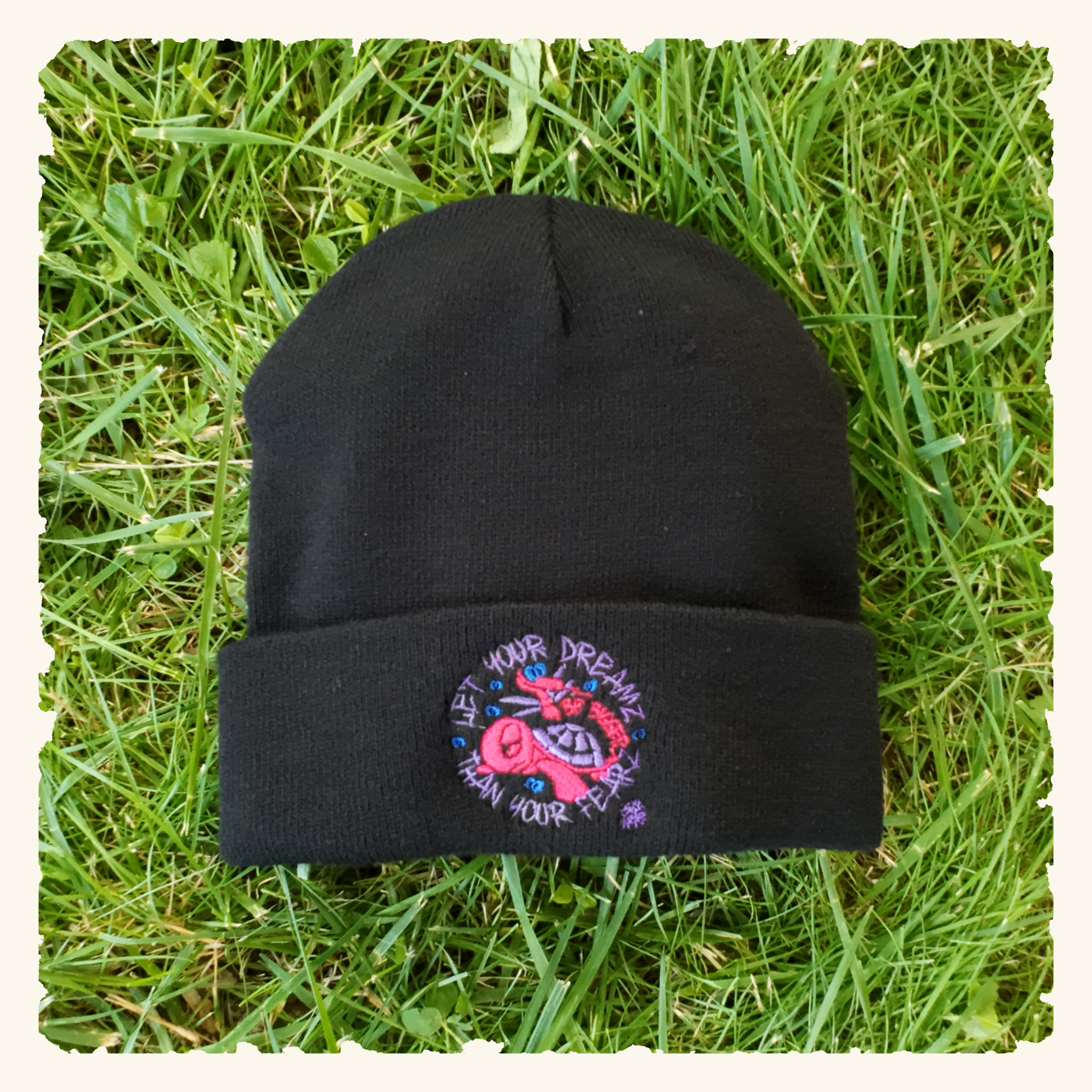 Let Your Dreamz Be Bigger Than Your Fearz Wildberry - Beanie - Black